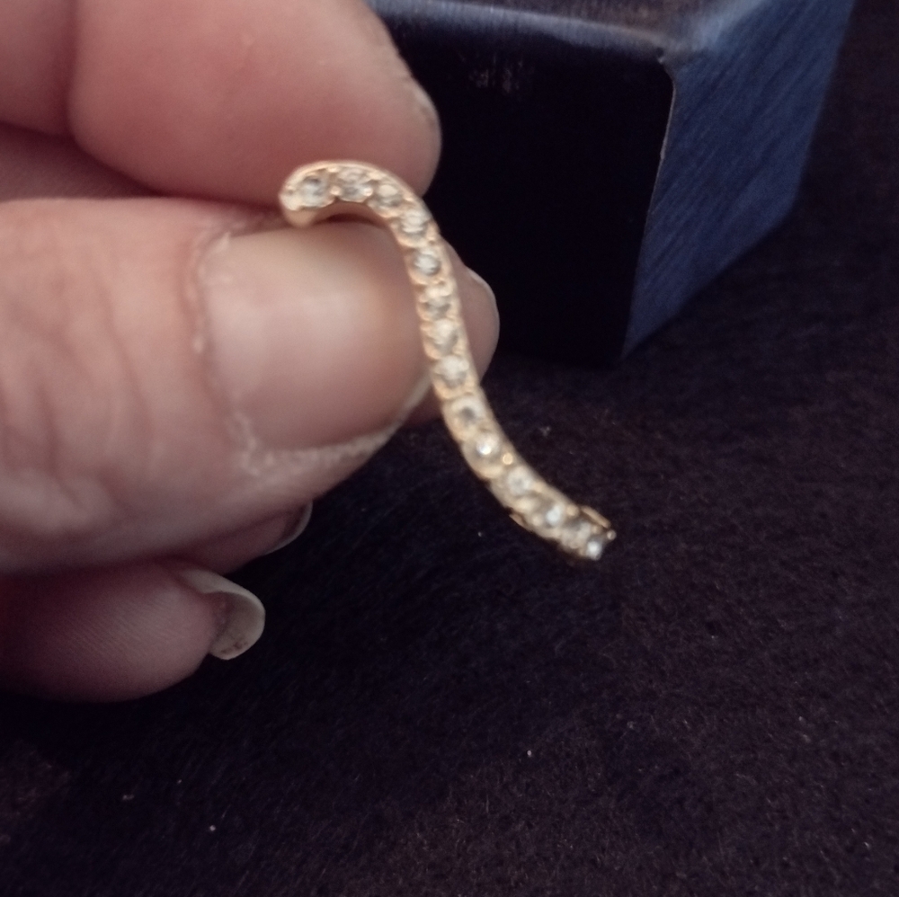 Elegant Gold and Silver Wave Earrings - Picture 6 of 7